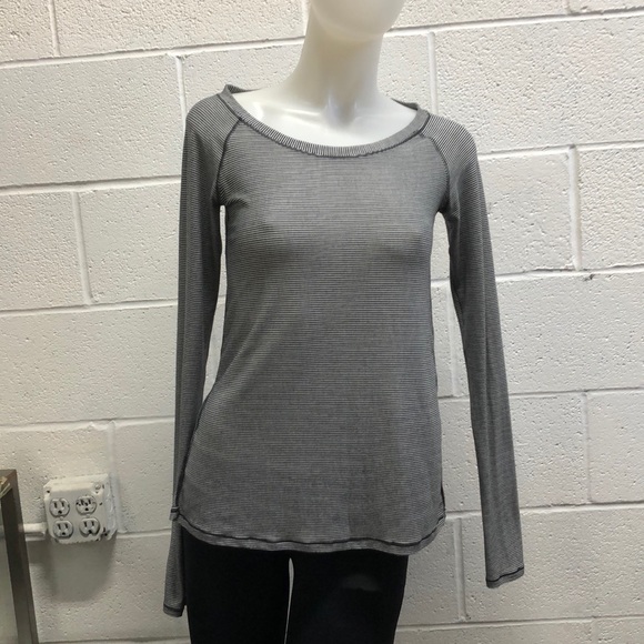 lululemon athletica Tops - Lululemon gray soft stripe l/s top sz 6 60762